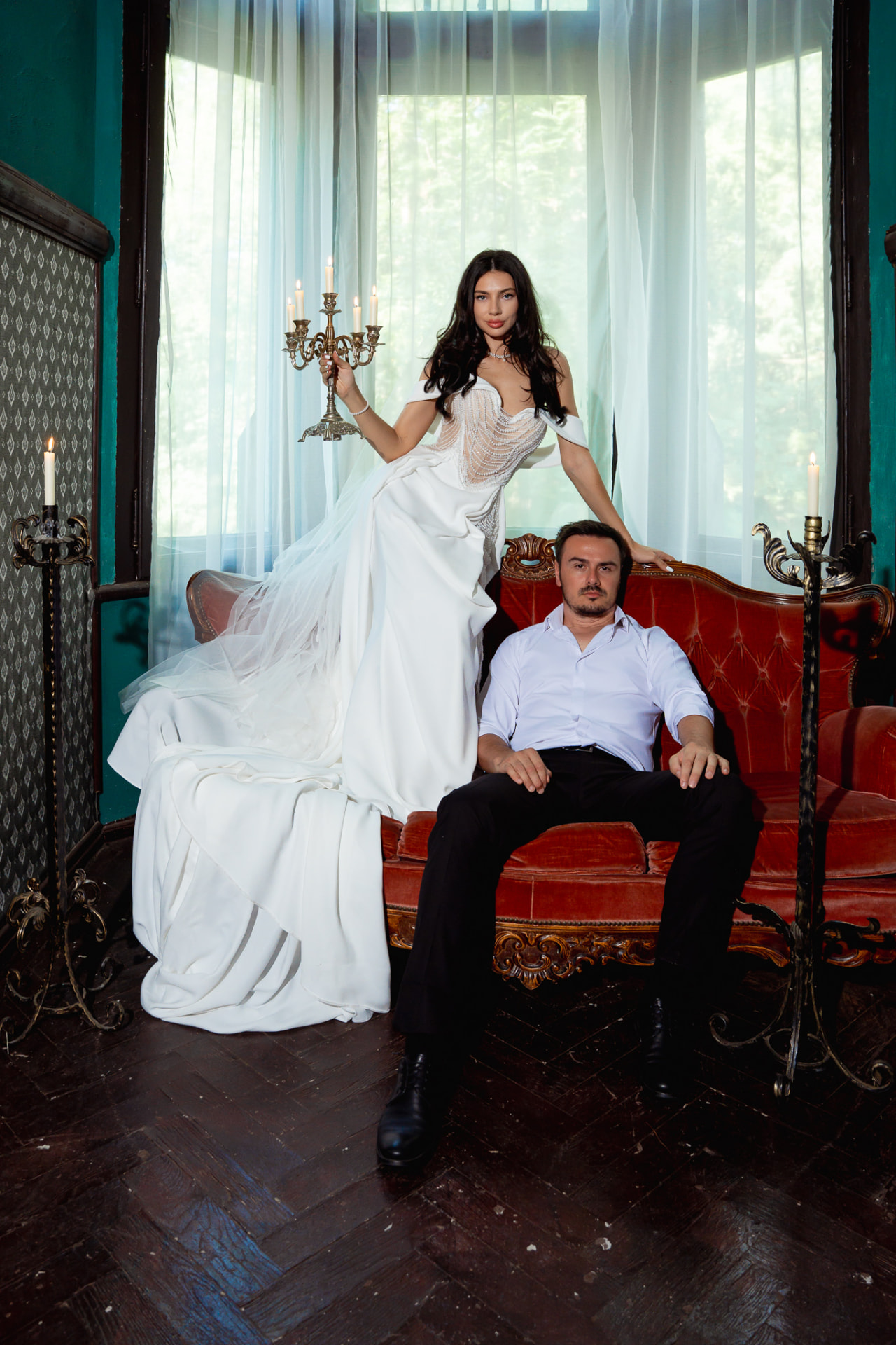 Castel — The Editorial — cadrul 14